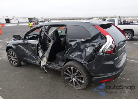 2016 Volvo Xc60 T6 Drive-E Platinum z USA, uszkodzony, nr VIN YV449MDM1G2867852